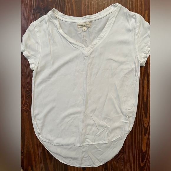 CLOTH & STONE White V Neck Relaxed fit Basic Woven Tee - Picture 4 of 6